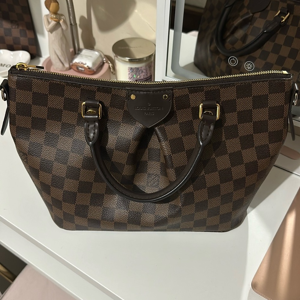 Sienna Small - image 1